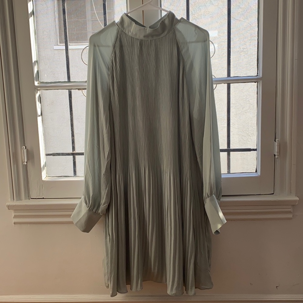 🤍✨Beautiful sea-foam green dress✨🤍